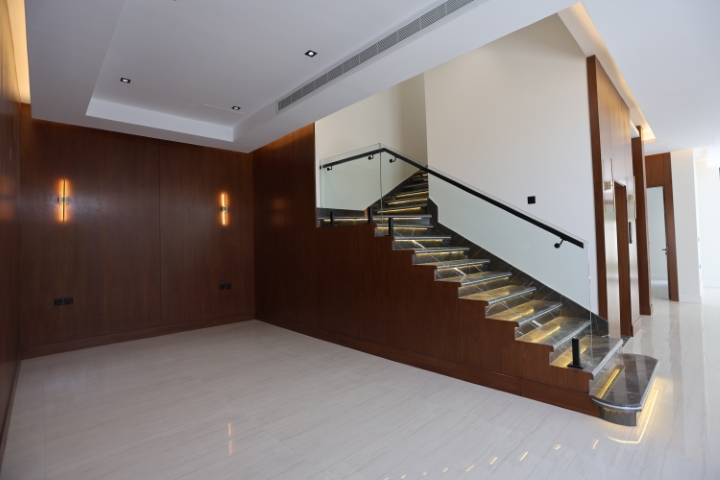 Contracting l07a8791