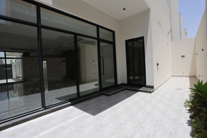 Contracting l07a8812