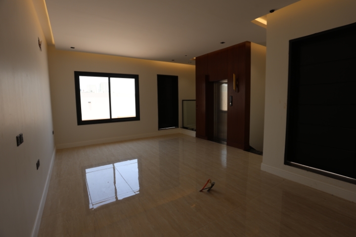 Contracting l07a8884