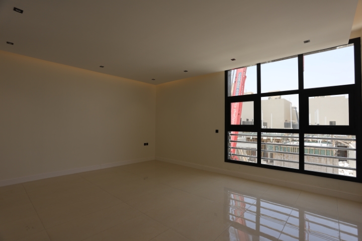 Contracting l07a8896