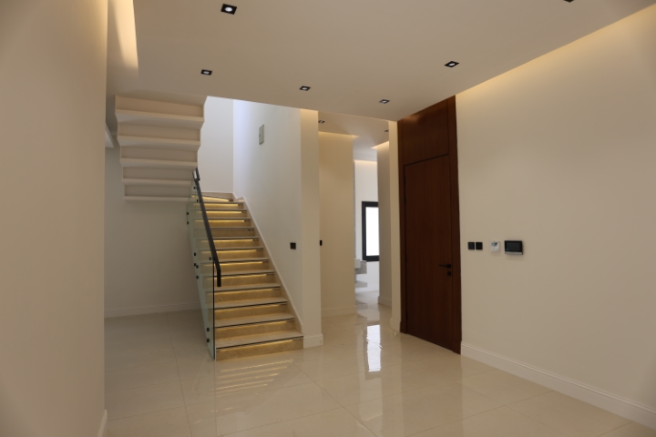 Contracting l07a8907