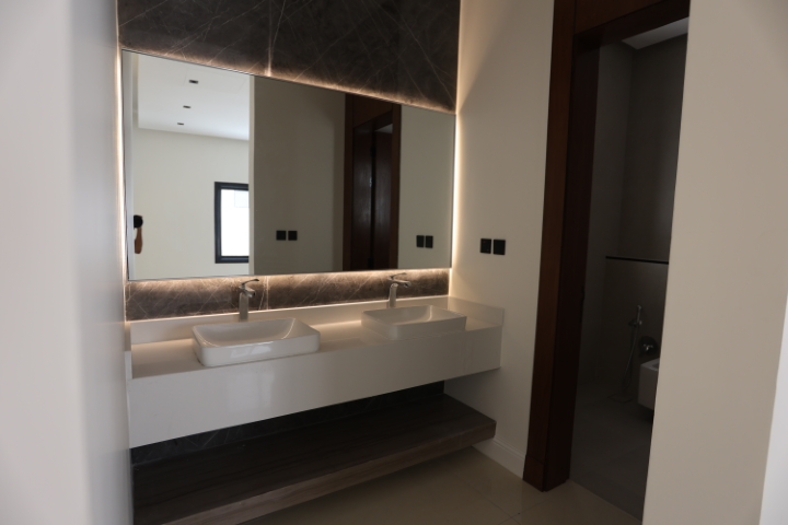 Contracting l07a8910