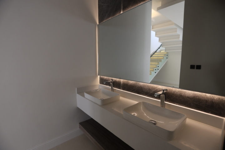 Contracting l07a8914