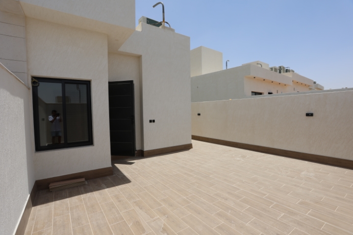 Contracting l07a8936