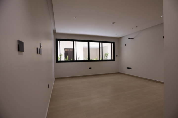 Contracting l07a9042