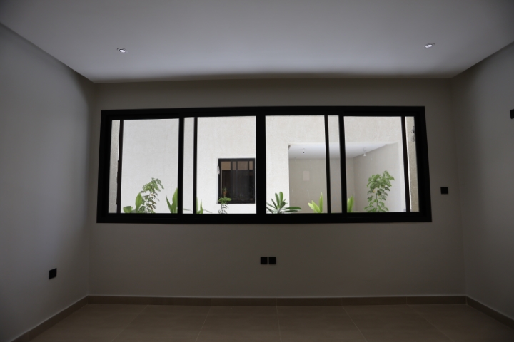 Contracting l07a9044