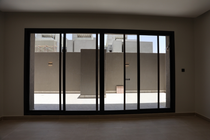 Contracting l07a9066