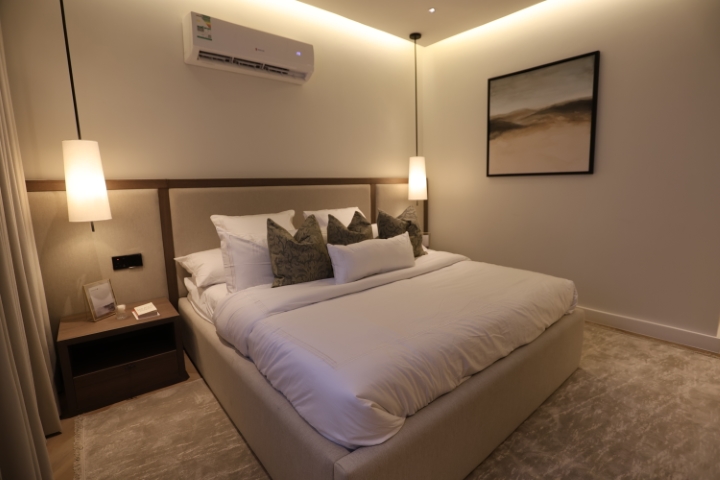 Contracting l07a9156