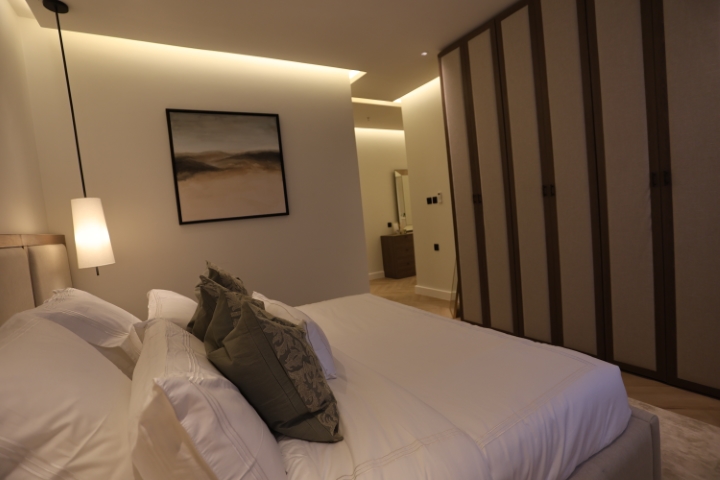 Contracting l07a9157