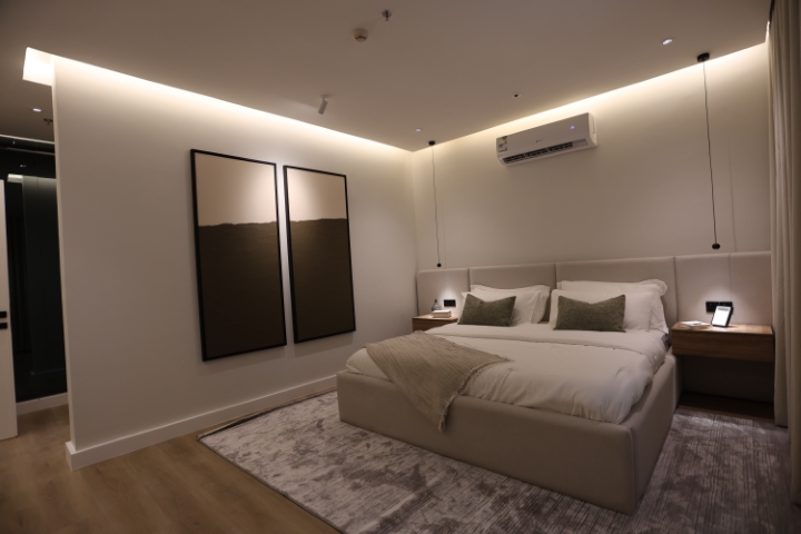 Contracting l07a9179