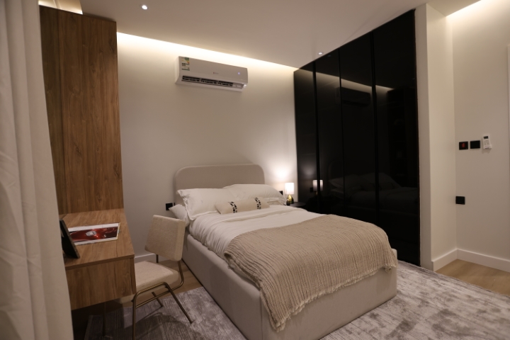 Contracting l07a9192