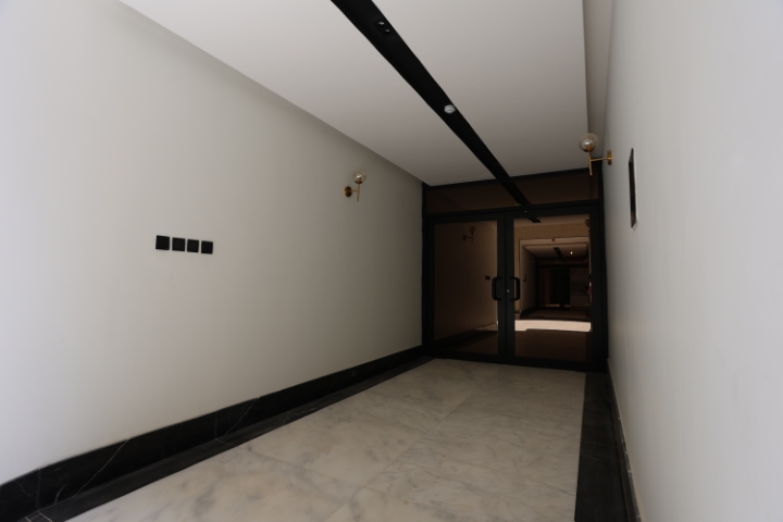 Contracting l07a9235